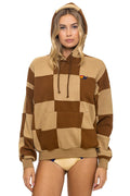 Retro CHECK QUILT RELAXED PULLOVER HOODIE - TAN CINNAMON