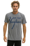 Retro NY YANKEES BOLT CREW TEE - HEATHER