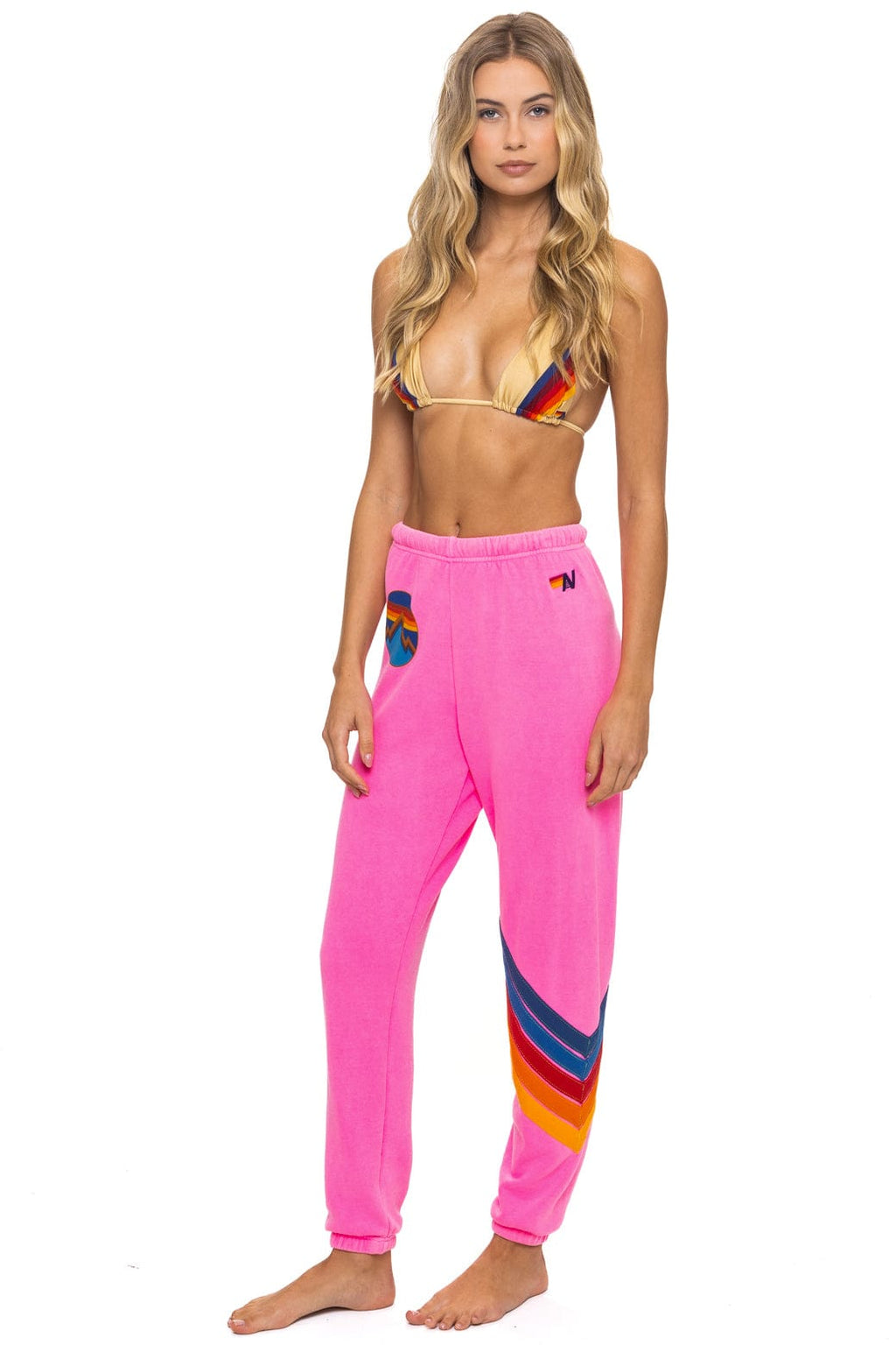 Retro ALL SEASONS CIRCLE CHEVRON SWEATPANTS - NEON PINK
